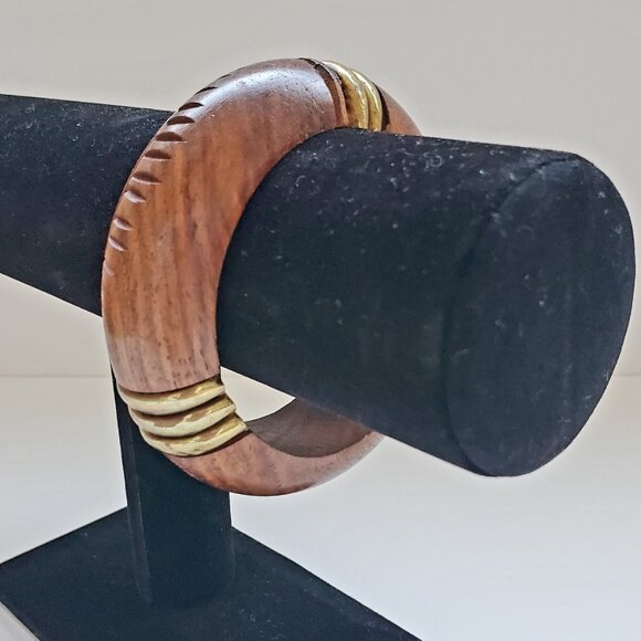 Elegant Women's Bold Bangle Bracelet Carved Solid Wood & Brass Accents Boho 8" - Picture 5 of 6